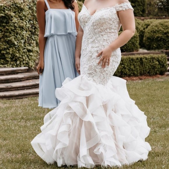 Allure Bridals Dresses & Skirts - Allure Bridal Dress 9859